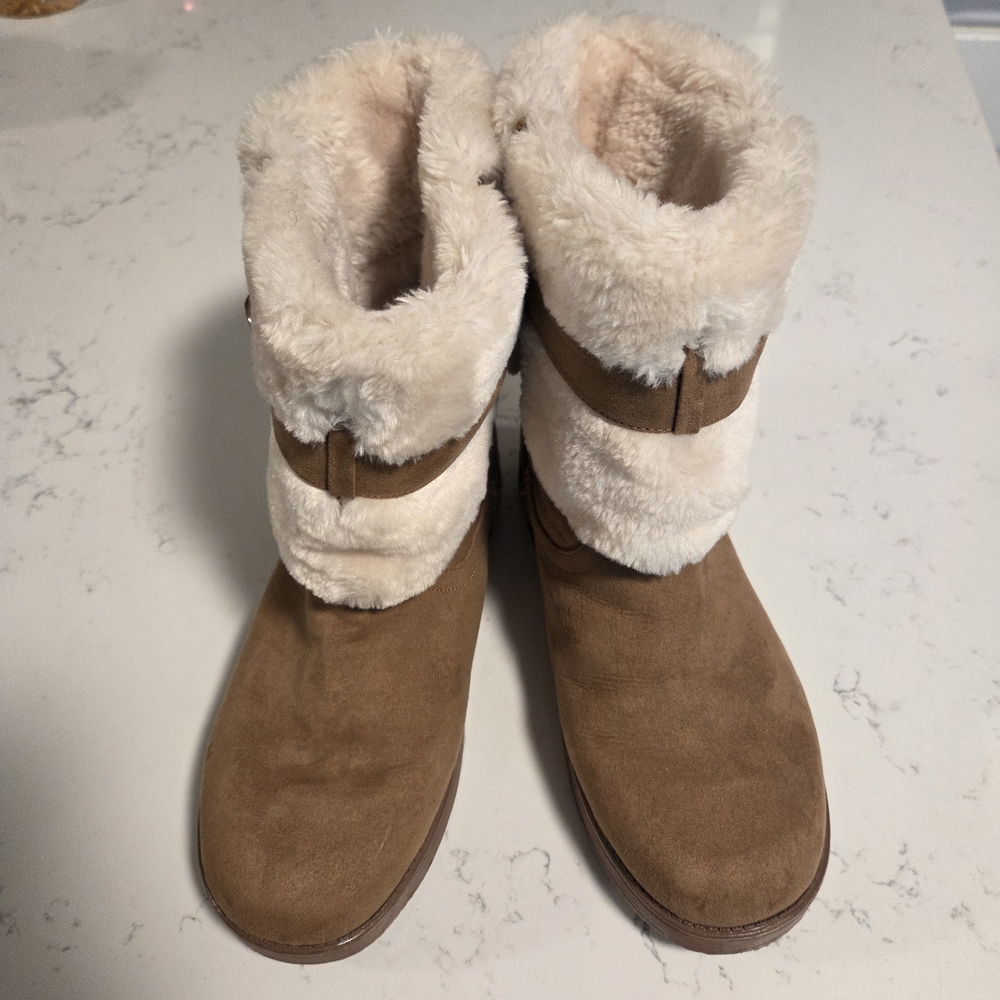 G by Guess Brown and Cream Winter Boots size 7.5